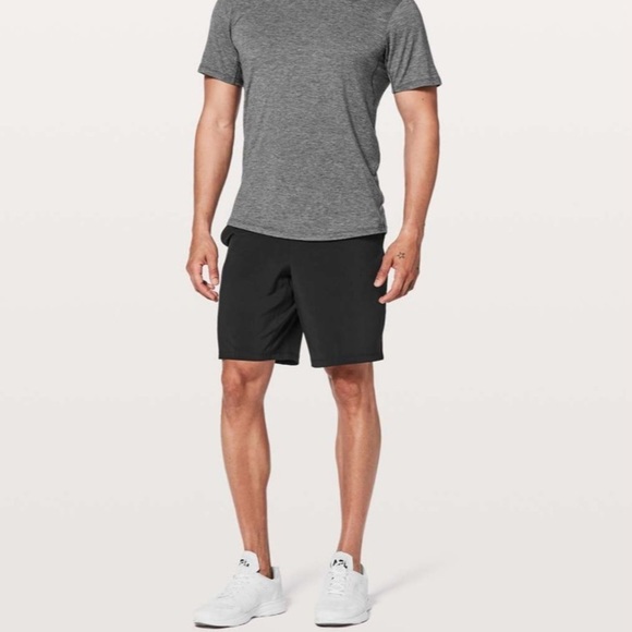 Lululemon sz XL Pace Breaker Out Of Mind Liner 9" Black Shorts great condition - Picture 11 of 13